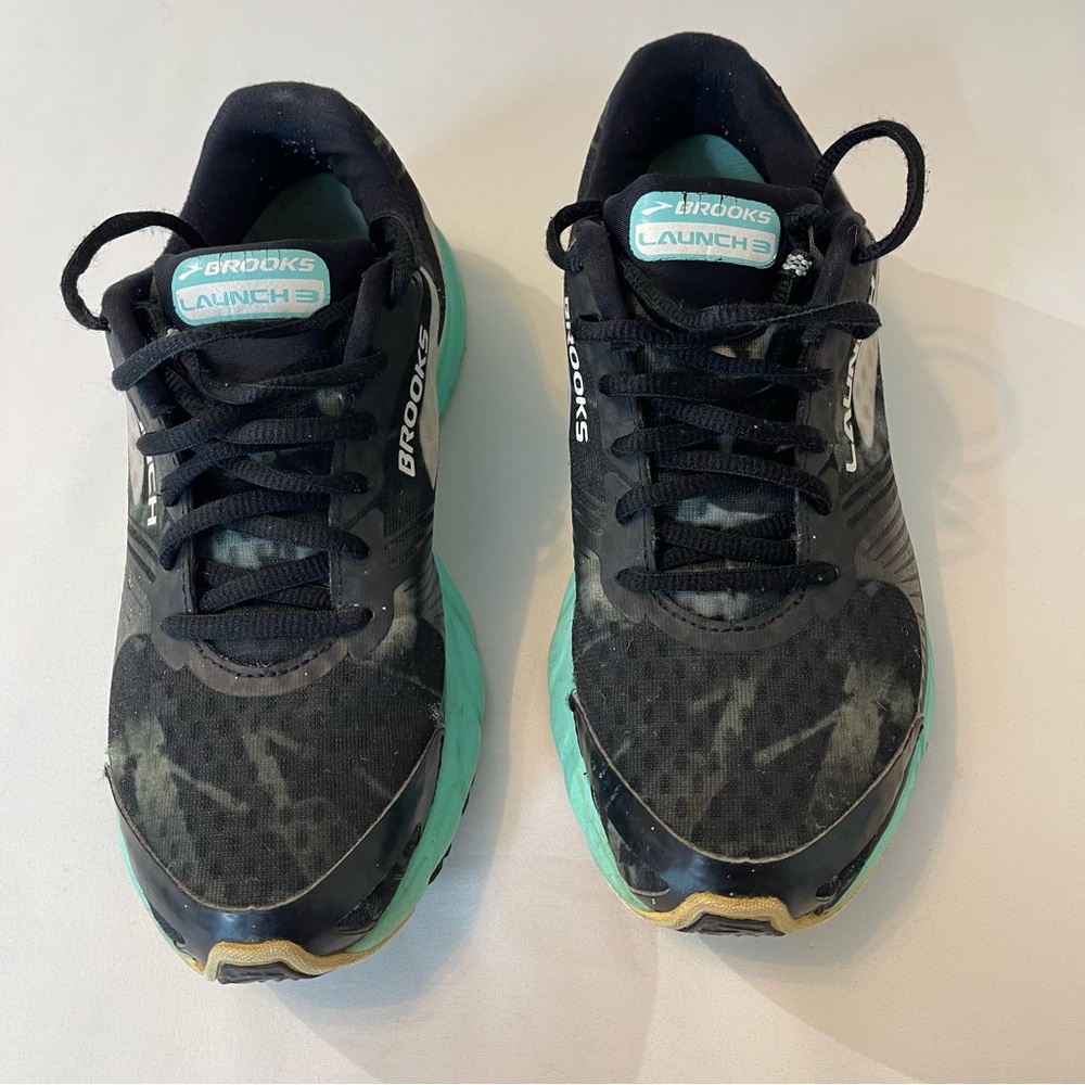Brooks, Women’s Launch 3 , size 8 , good condition , preowned